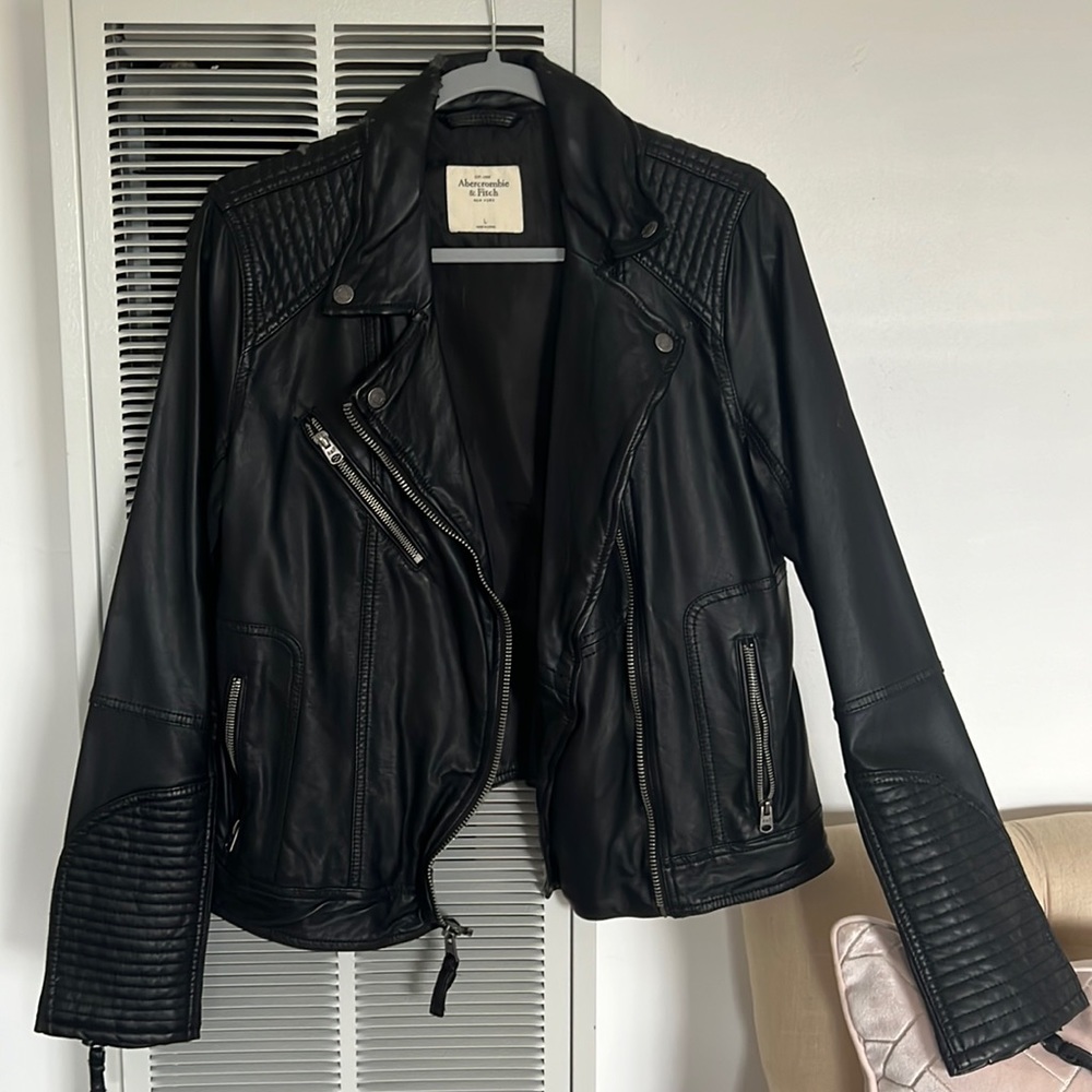 Abercrombie & Fitch women’s vegan leather jacket, black, size: Large